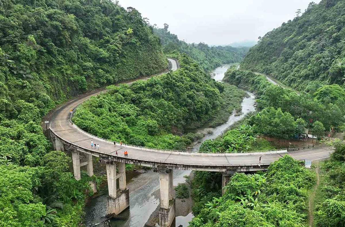 Cung đường Trường Sơn Cung đường trên đỉnh núi U Bò 